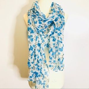 Woman’s Blue & Beige Floral Light Weight Scarf